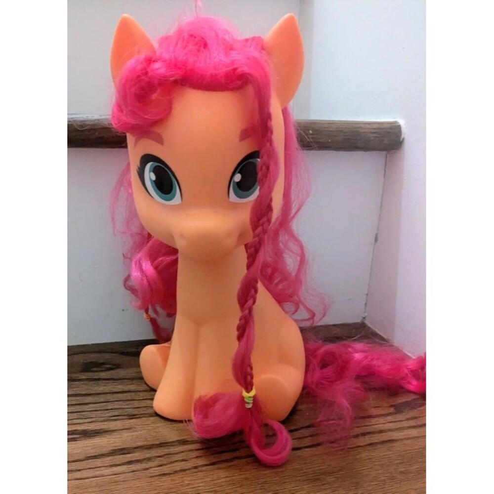 My Little Pony Sunny Starscout Hairstyling Pony